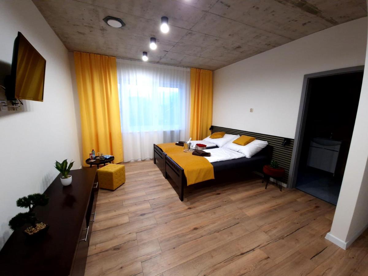 Bird House Hotel Presov Ngoại thất bức ảnh