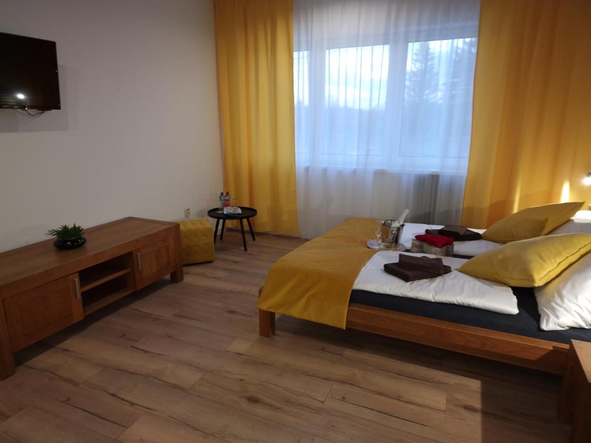 Bird House Hotel Presov Ngoại thất bức ảnh